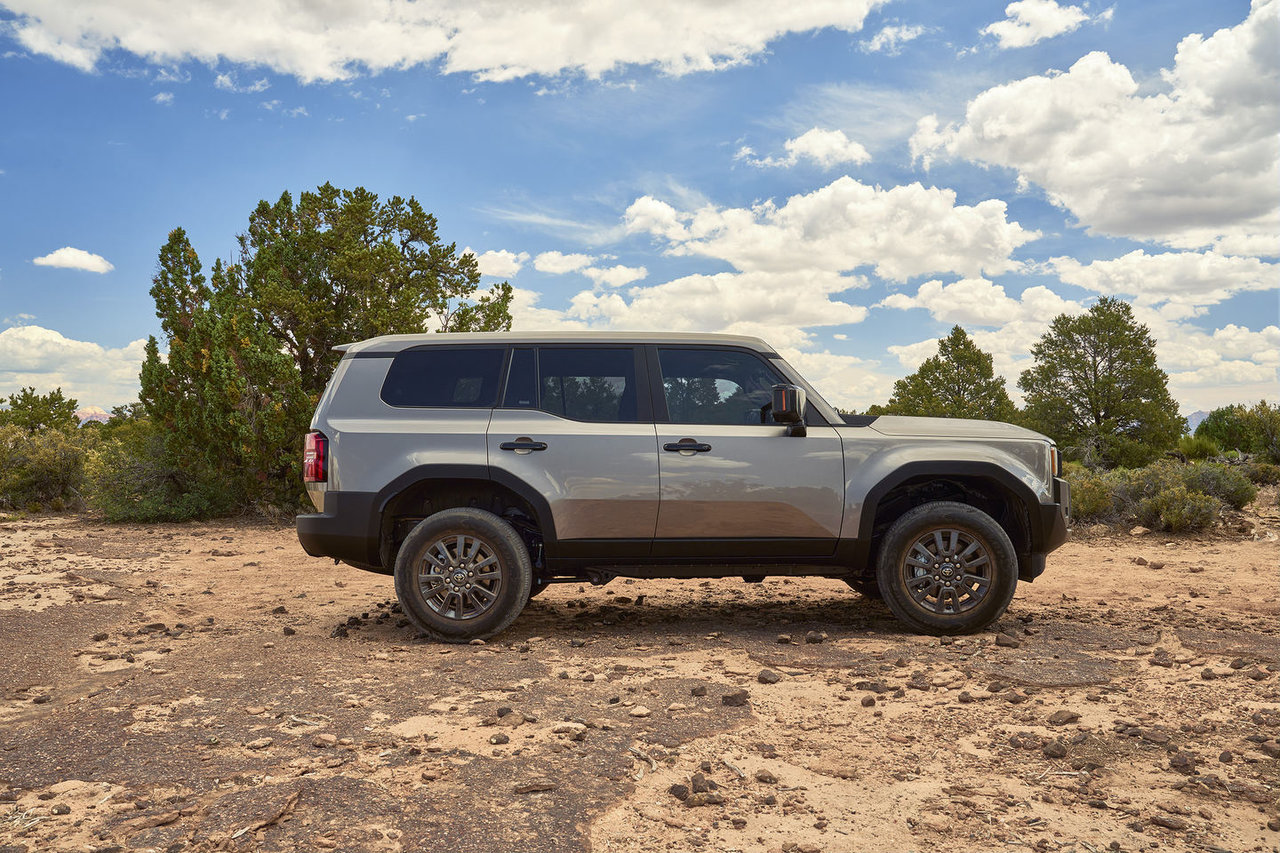 The 2024 Toyota Land Cruiser: A Revered Off-Road Icon Returns to its Roots