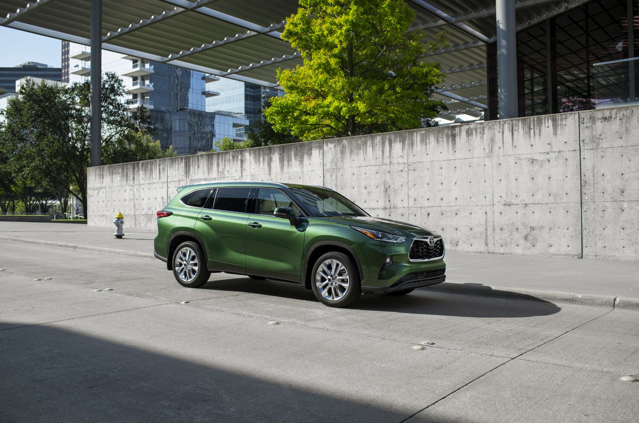 Why Choose a 2024 Toyota Highlander over a Subaru Ascent?