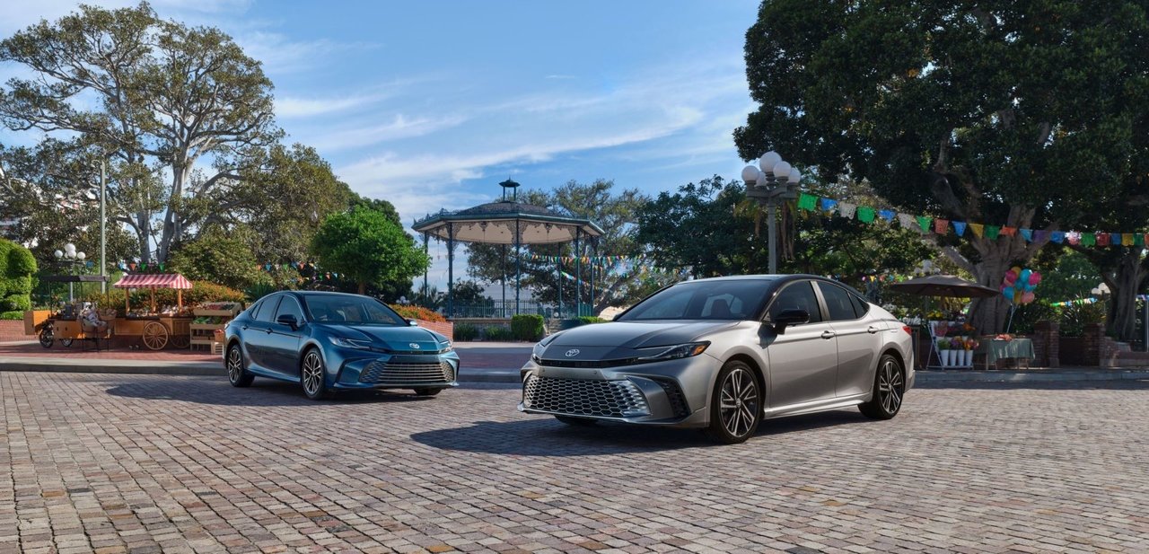 A COMPLETELY REDESIGNED CAMRY