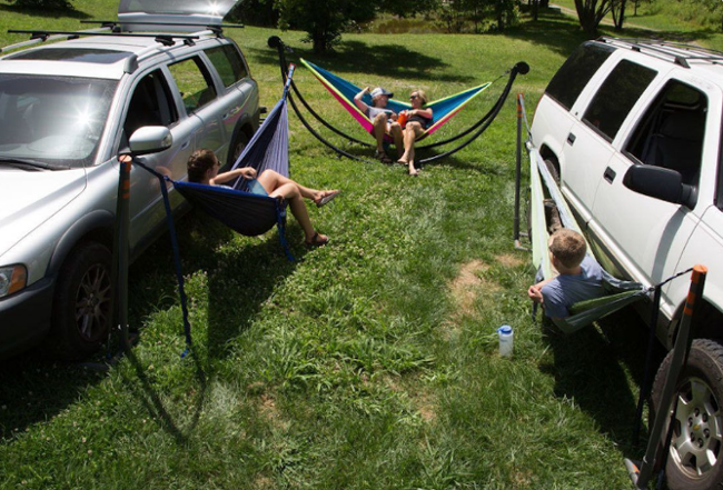 La saison du camping arrive à grand pas... Soyez prêt avec le hammac de voiture!
