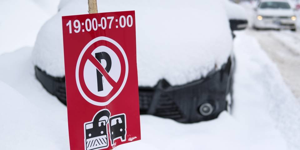Three of the worst things we do to our cars in winter