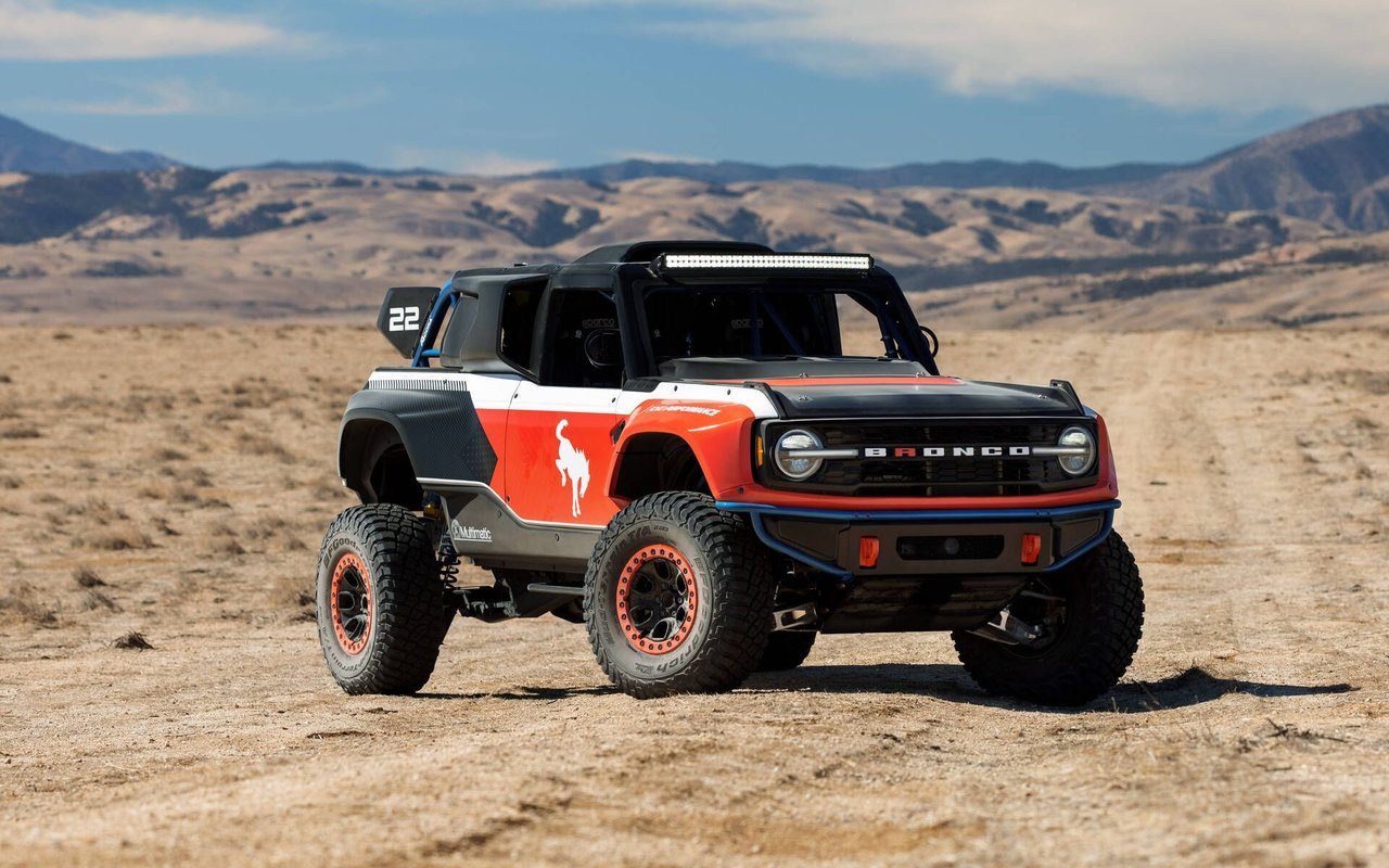 Ford Bronco DR 2023 : un VUS de course à 300 000 $ fabriqué au Canada