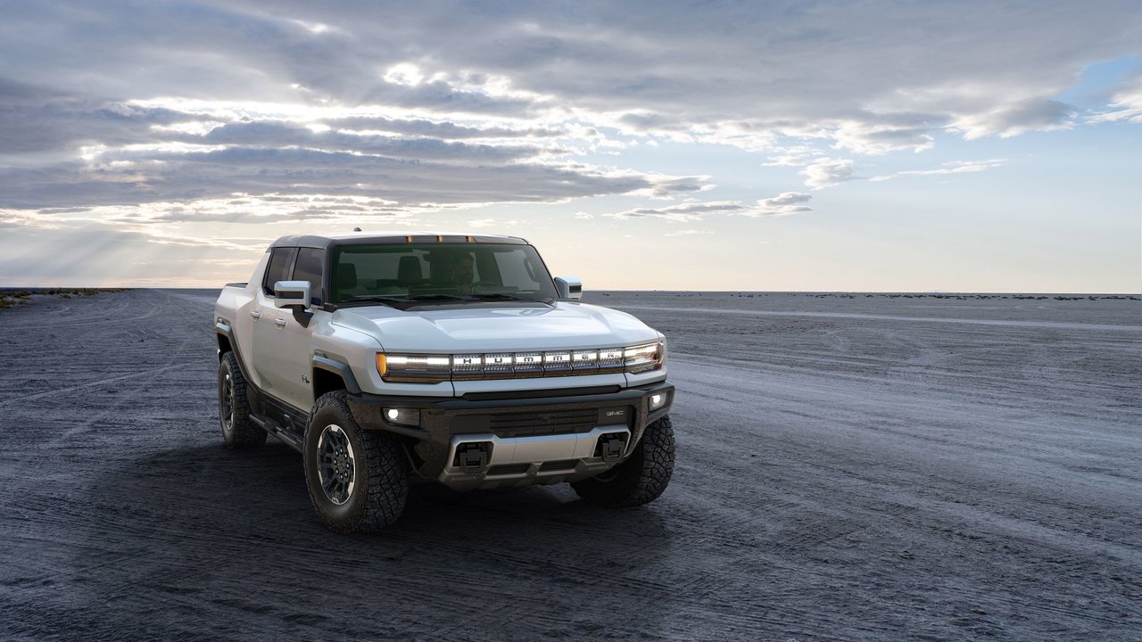 GMC Hummer EV’s Battery is made for long distance!