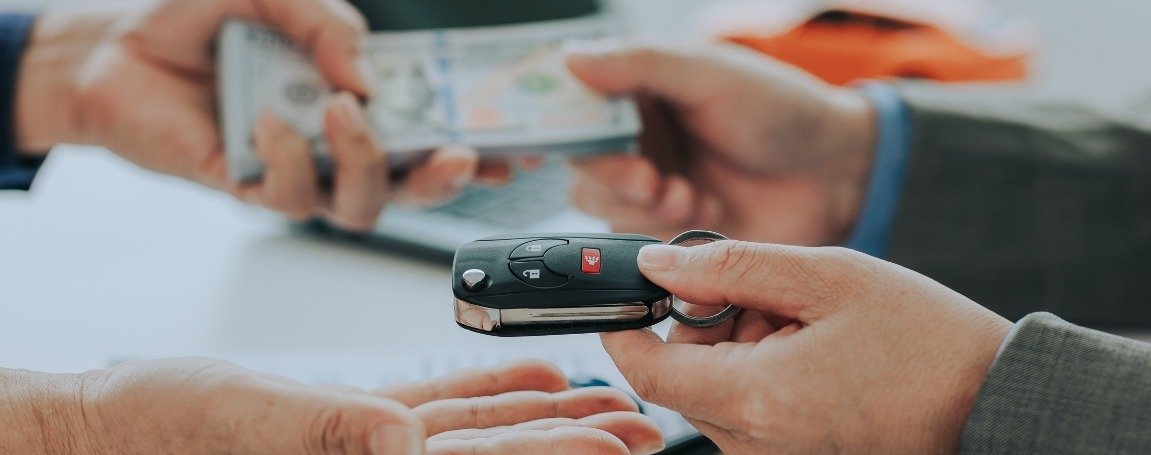 Should You Sell Privately or Trade-In at a Dealership?