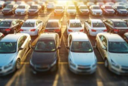 Should I Buy From A Dealer or Private Seller?