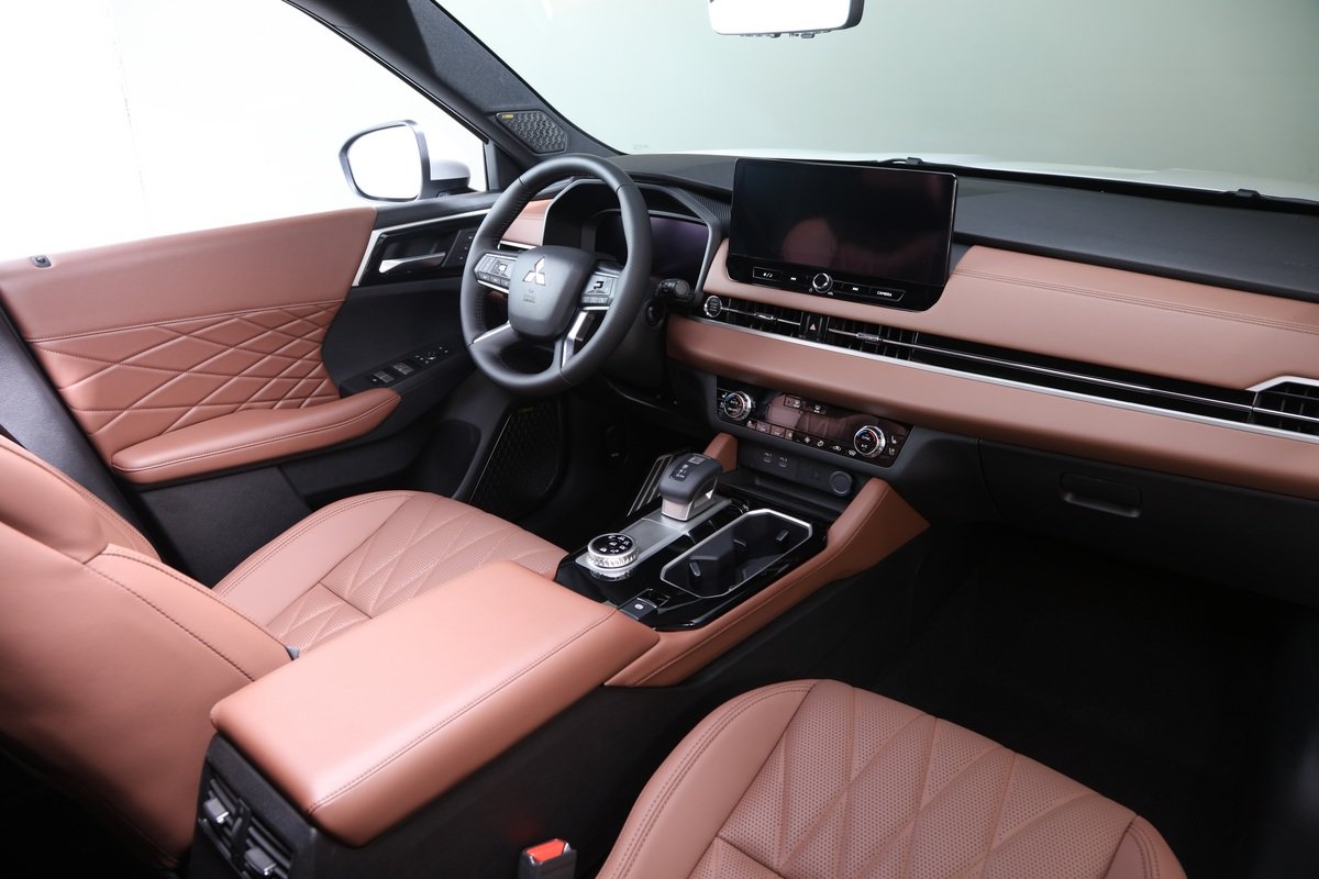 How Spacious Is the 2026 Mitsubishi Outlander’s Interior for Family Life?