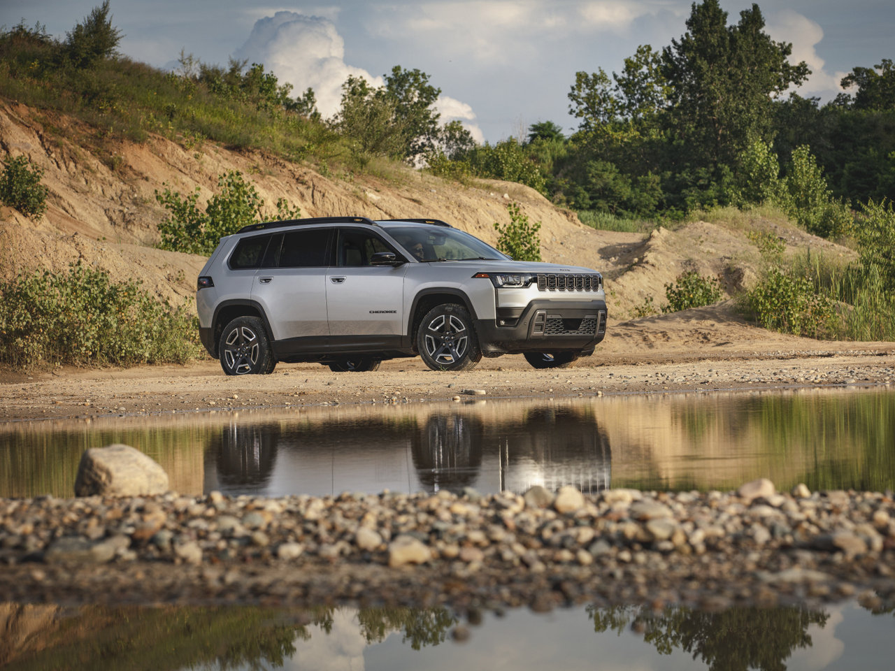 Is the 2026 Jeep Cherokee Big Enough for a Family Road Trip?