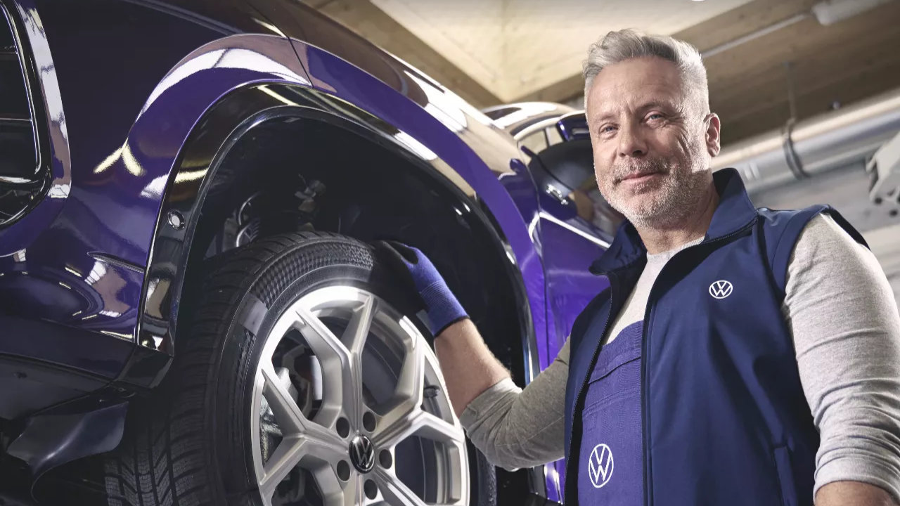 Volkswagen Oil Changes 101: Timing, Oil Quality, and Why VW Service Matters