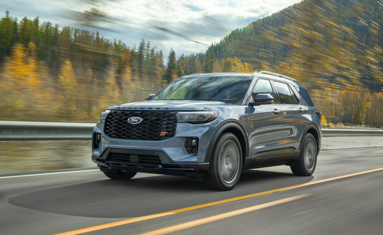 2025 Explorer vs. Expedition: Which Three-Row Ford SUV Fits Your Ontario Family?
