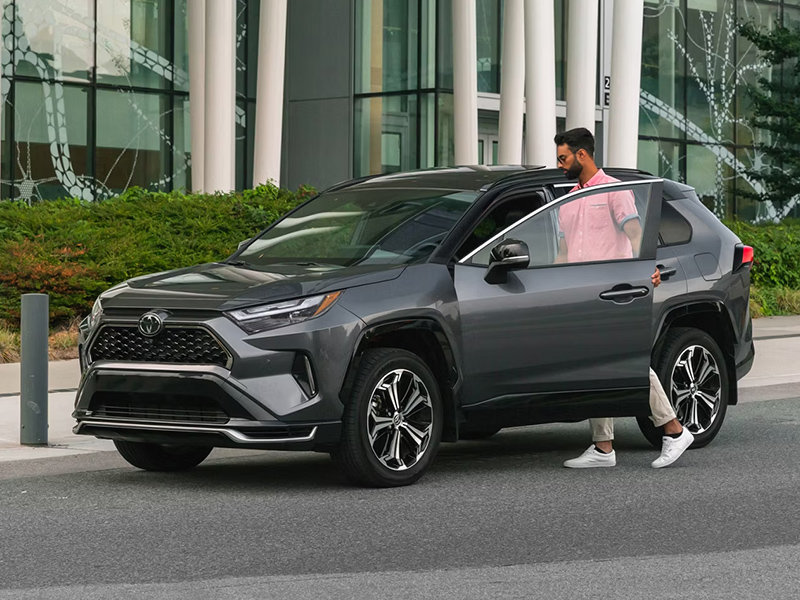 5 Key Differences Between the 2026 Toyota RAV4 Hybrid and the 2026 Toyota RAV4 Plug-In Hybrid