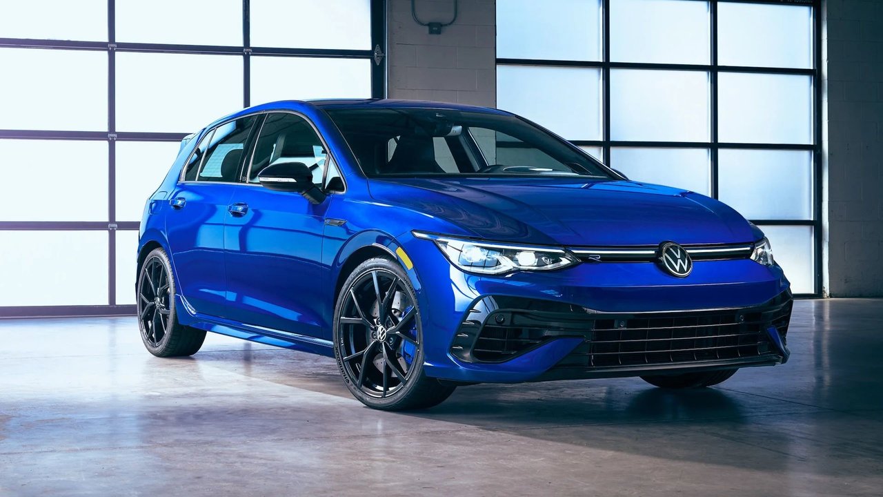 Découvrez la VW Golf R 2023 : La voiture ultime pour les passionnés de vitesse