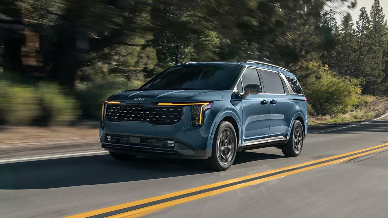 Modern Luxury Meets Utility in the 2025 Kia Carnival