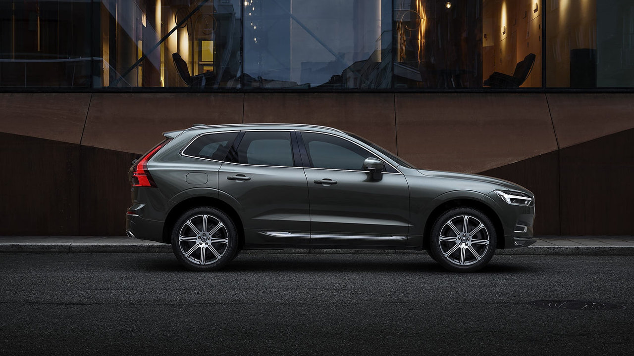 IIHS names pre-owned Volvo S60 and XC60 among Best Used Vehicles for Teens ranking