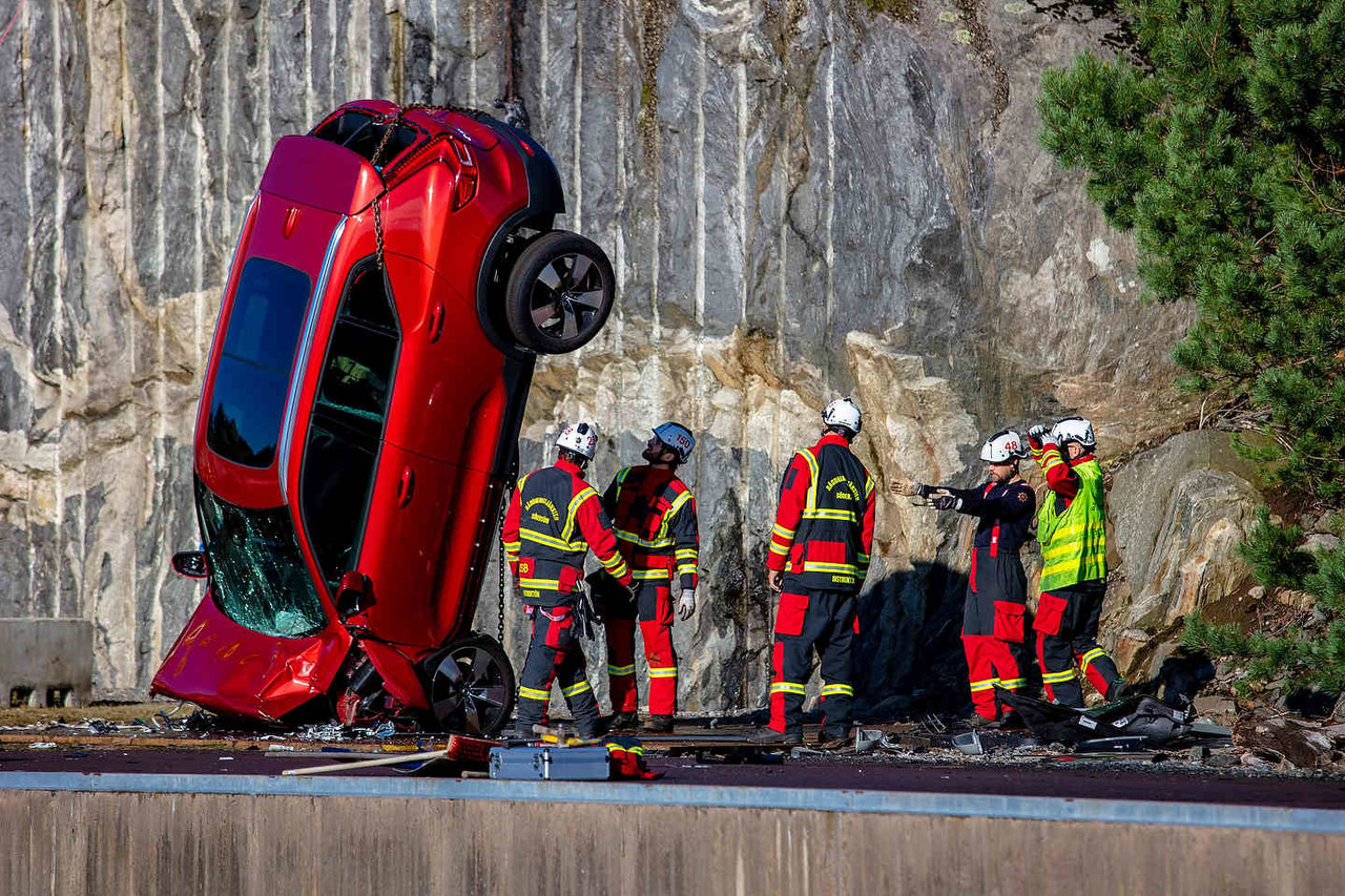 Volvo simulates severe crash to help extraction specialists tune their interventions