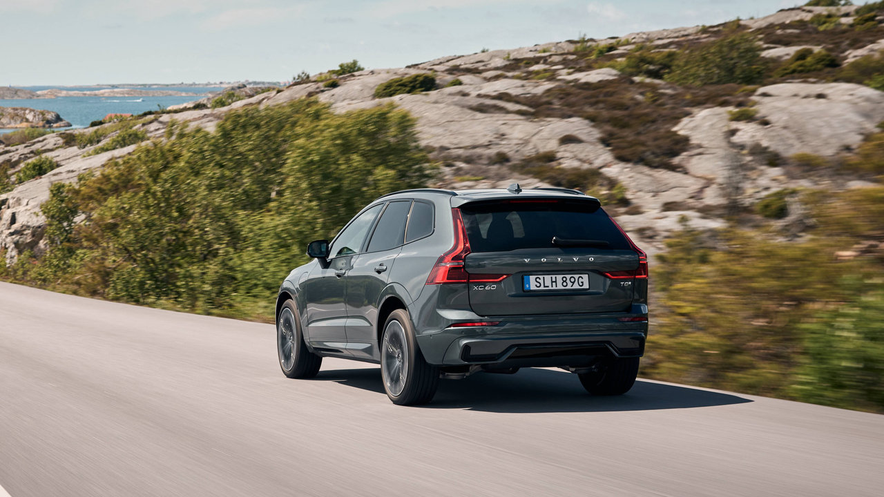 Daily Commuter or Long-Haul Driver? The 2026 Volvo XC60 Has a Powertrain for Each