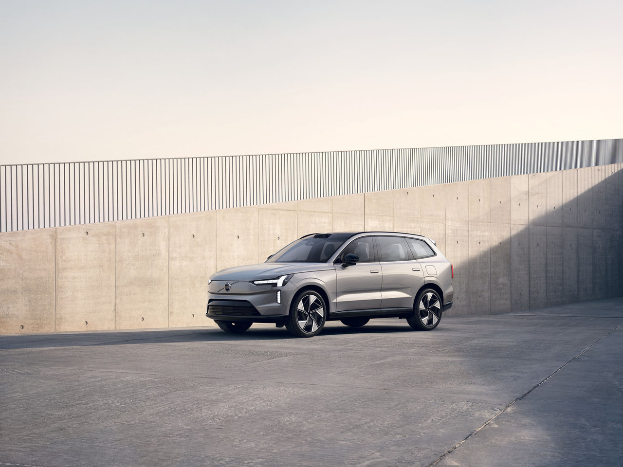 All-New Volvo EX90 Electric SUV Revealed