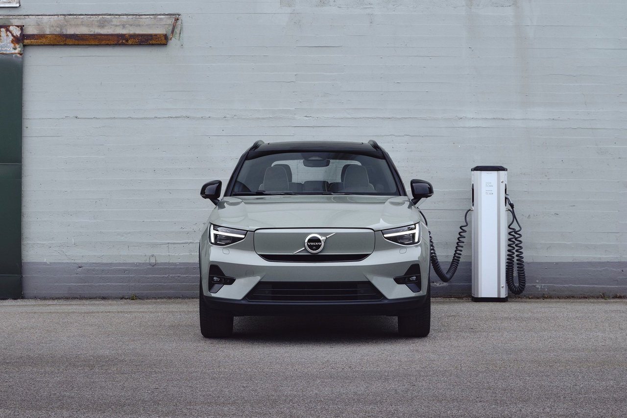 Winter Driving Tips for Volvo EVs