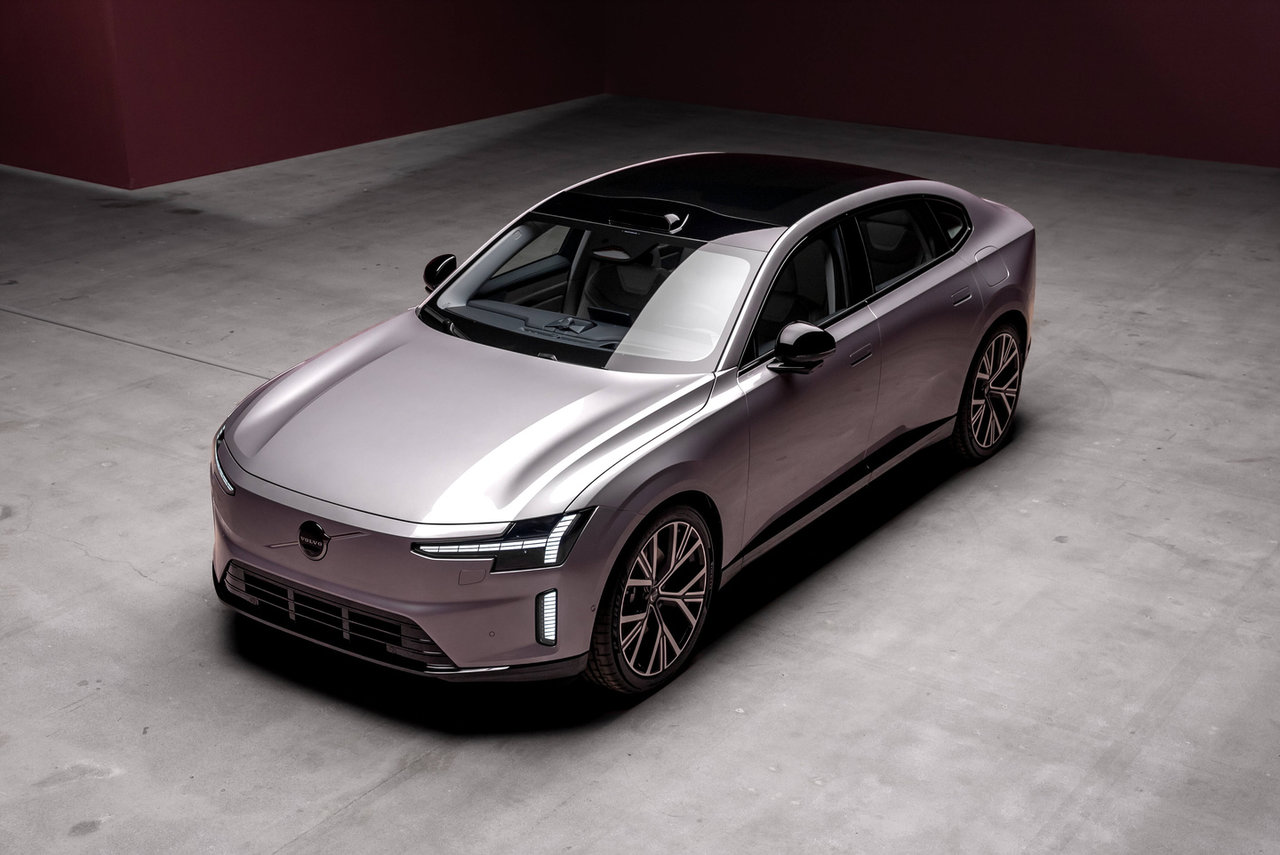 2025 Volvo ES90 Sets New Standards with 800V Technology