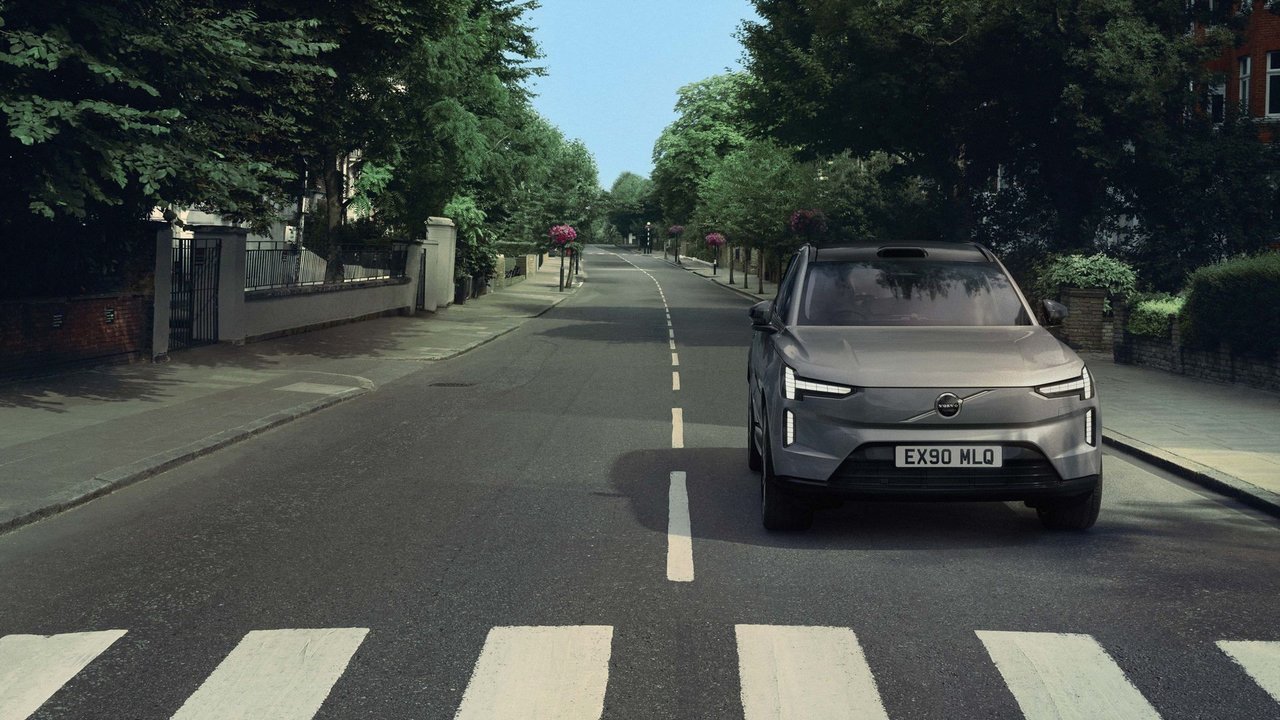 The 2025 Volvo EX90: How Advanced Sensors Create a Safety Shield for Ontario Families