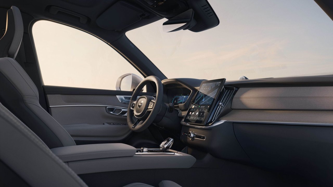 What the Refreshed 2026 Volvo XC90 Changed Inside — and Why It Matters for Families