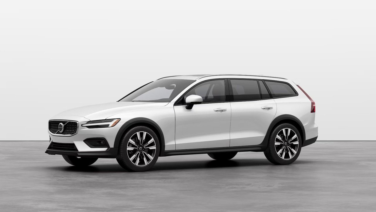 Easing Highway Fatigue With the 2026 Volvo V60 Cross Country’s Pilot Assist and Cabin Refinement