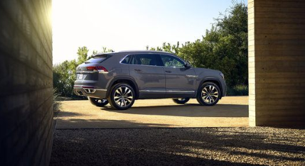 2020 Volkswagen Atlas Cross Sport vs 2020 Chevrolet Blazer