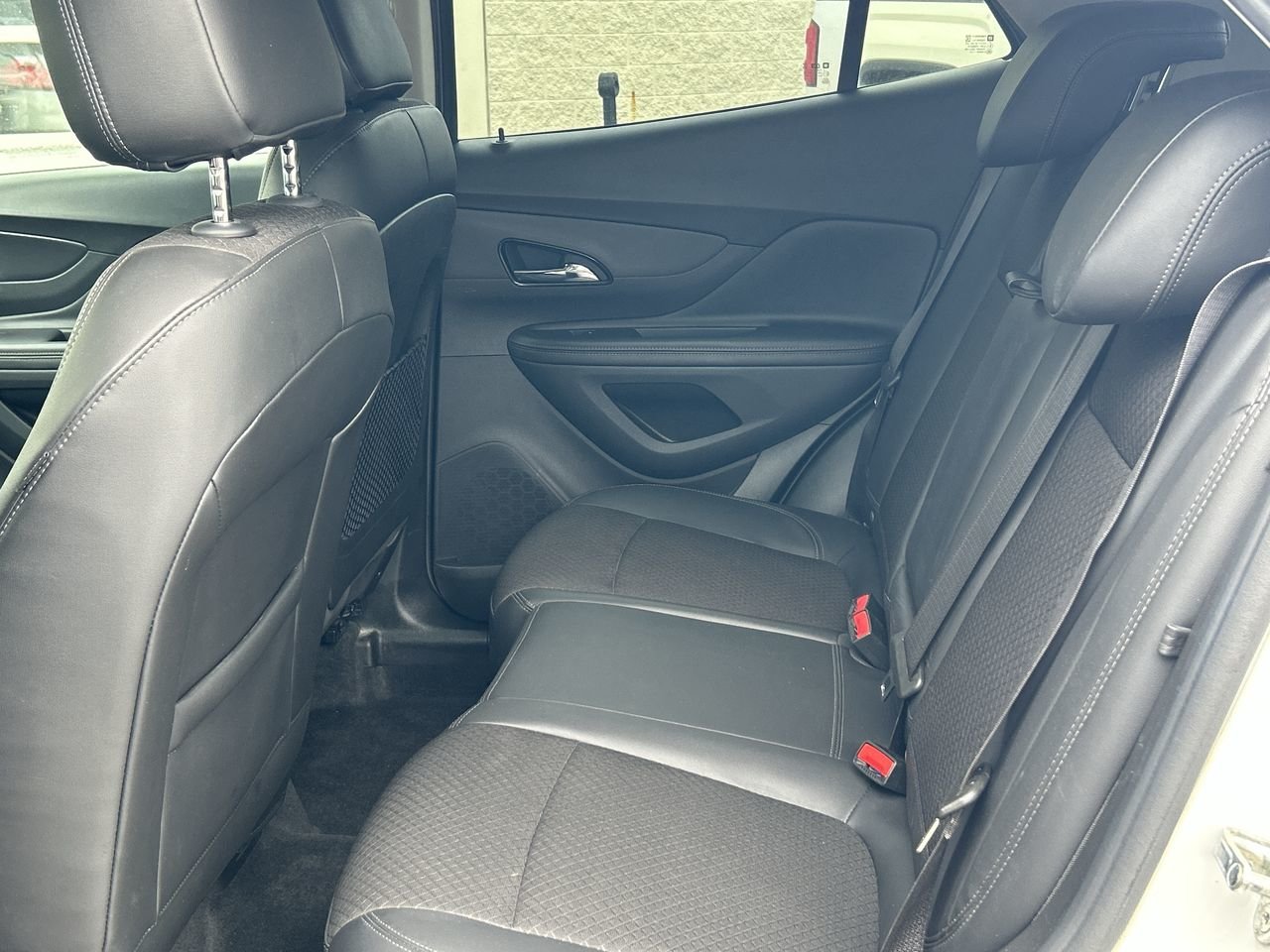 Used 2019 Summit White Buick PREFERRED image 28