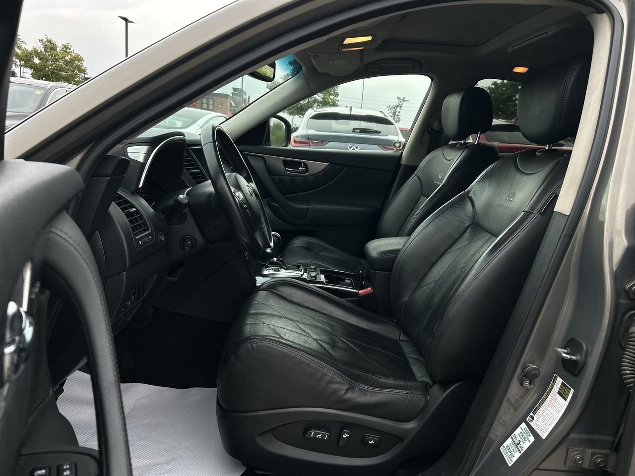 Used 2010 Umbria Twilight INFINITI PREMIUM image 19