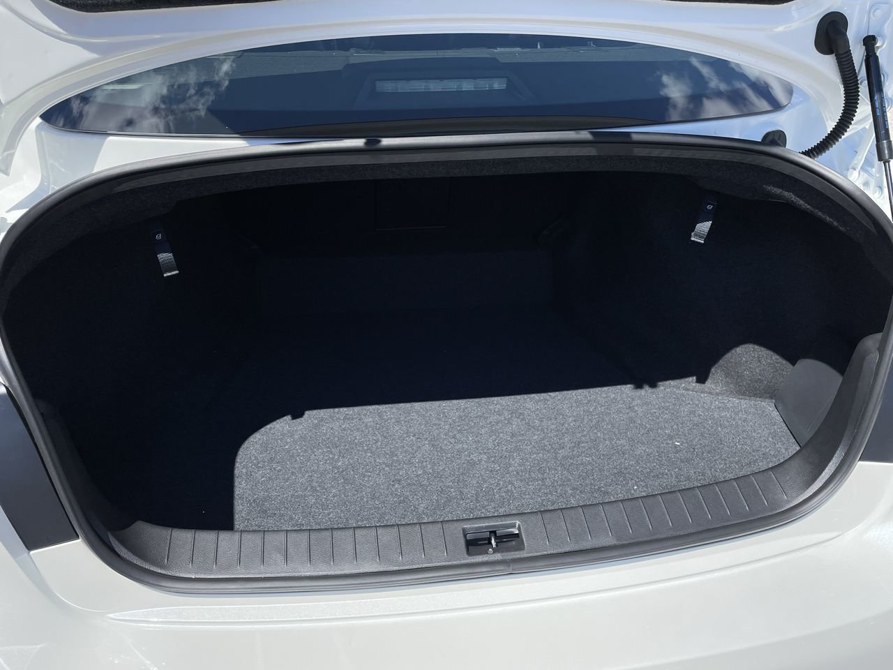 New 2023 Majestic White INFINITI Signature Edition image 18