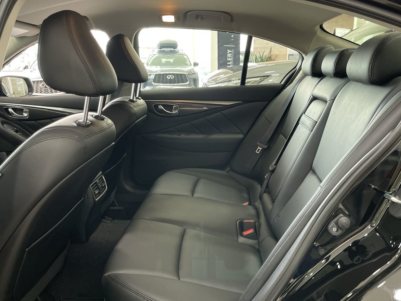 New 2023 Black Obsidian INFINITI PURE image 31