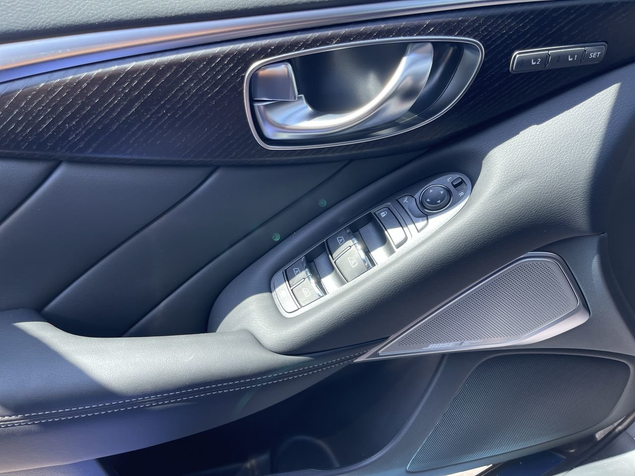 New 2023 Graphite Shadow INFINITI Signature Edition image 19