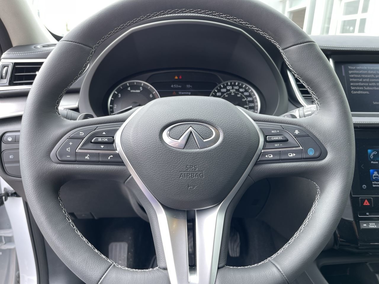 New 2023 Lunar White INFINITI PURE image 22