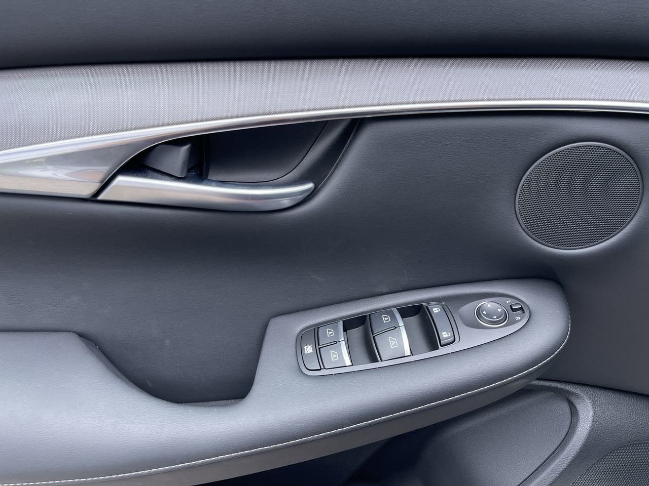 New 2023 Black Obsidian INFINITI PURE image 21