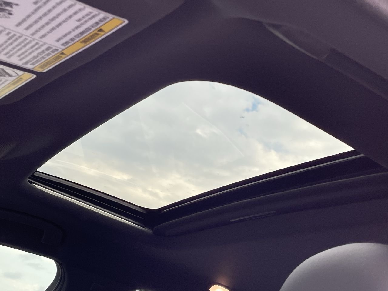 New 2023 Slate Gray INFINITI Essential image 31