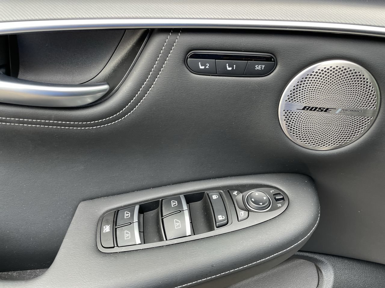 New 2023 Slate Gray INFINITI Essential image 22