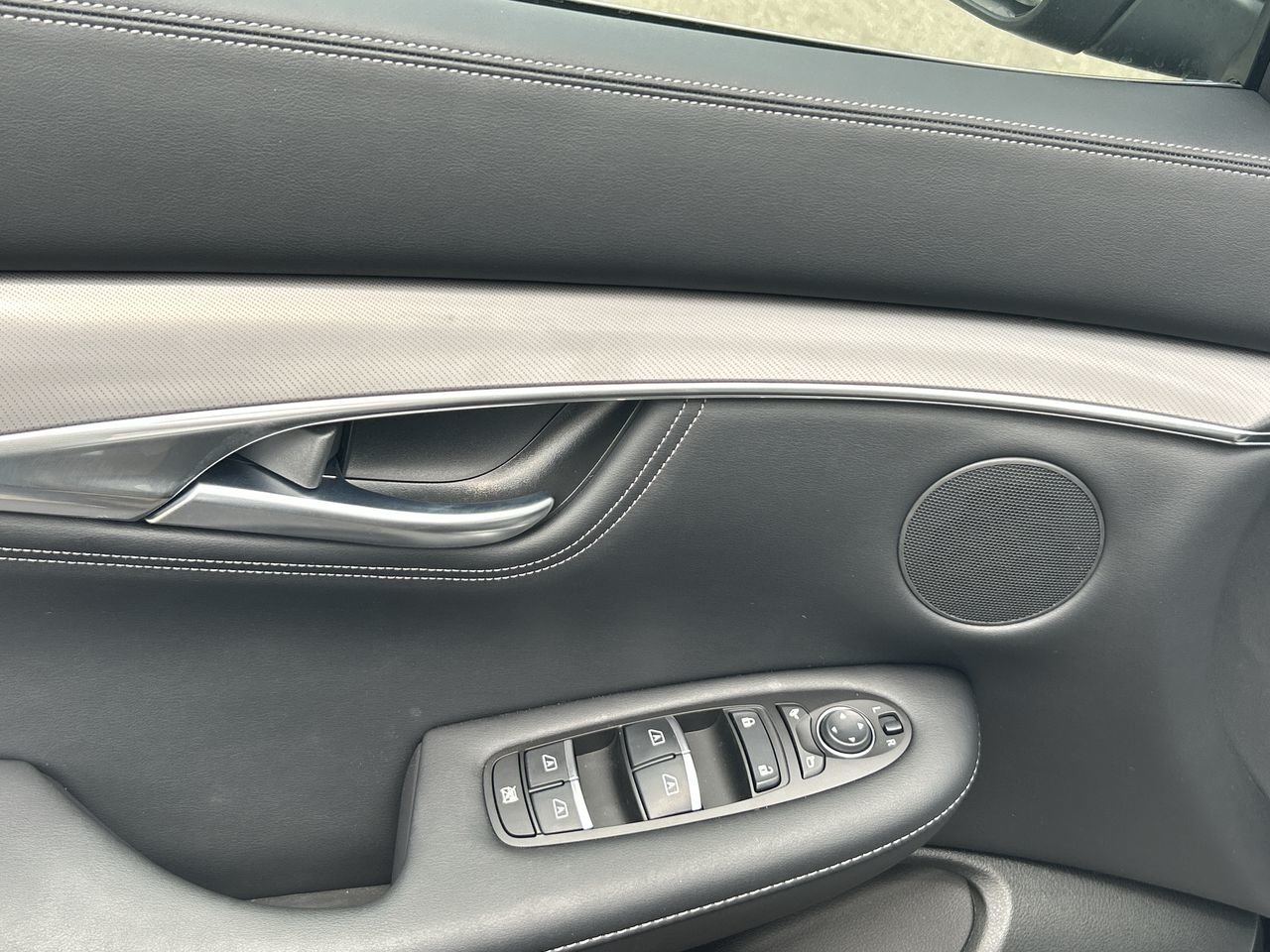 New 2023 Black Obsidian INFINITI LUXE image 21
