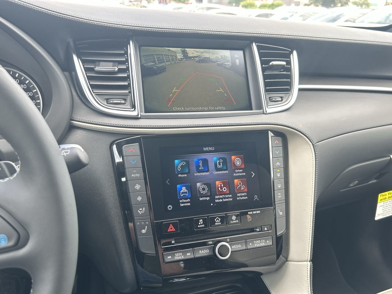 New 2023 Black Obsidian INFINITI LUXE image 27