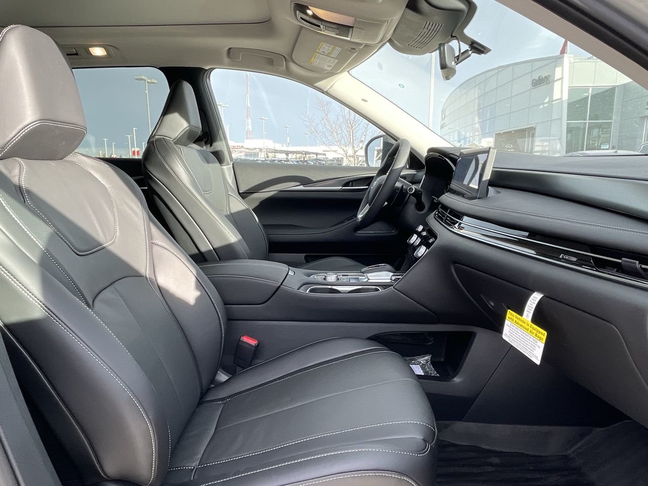 New 2023 Liquid Platinum INFINITI LUXE image 35