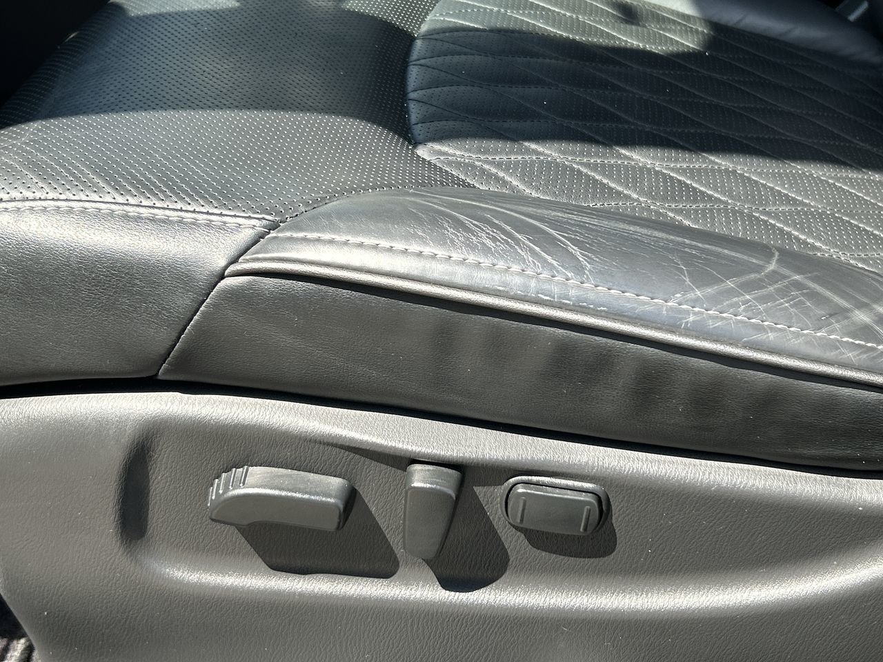Used 2019 Mocha Almond Pearl INFINITI 7-Pass image 20