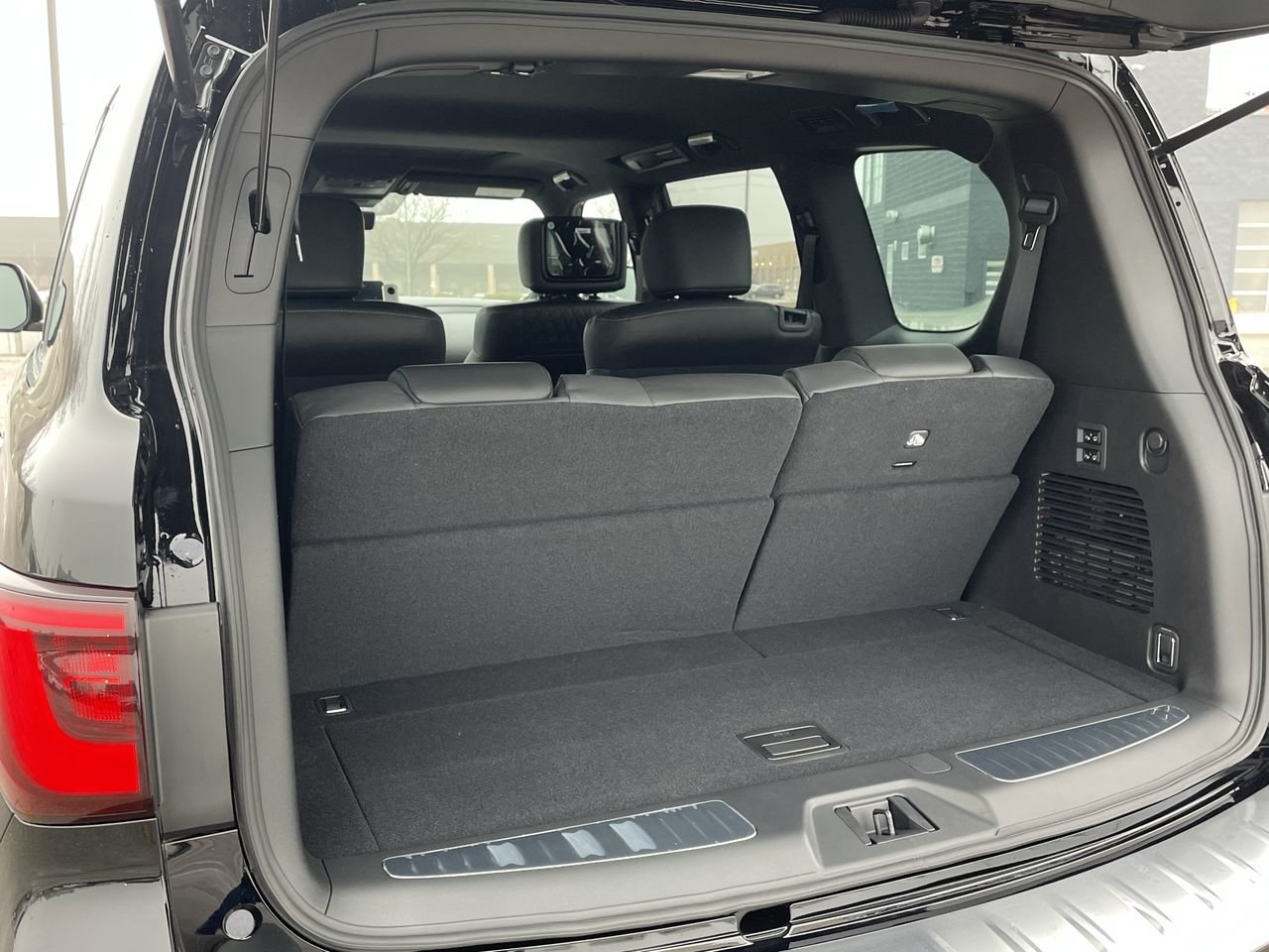 New 2023 Black Obsidian INFINITI 7 PASSENGER, ProACTIVE image 28