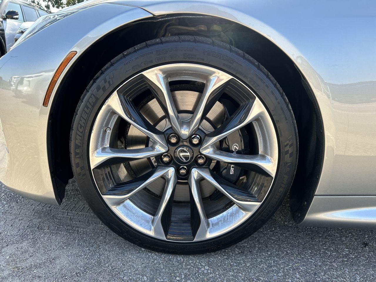 Used 2018 GREY Lexus V8 AWD image 18
