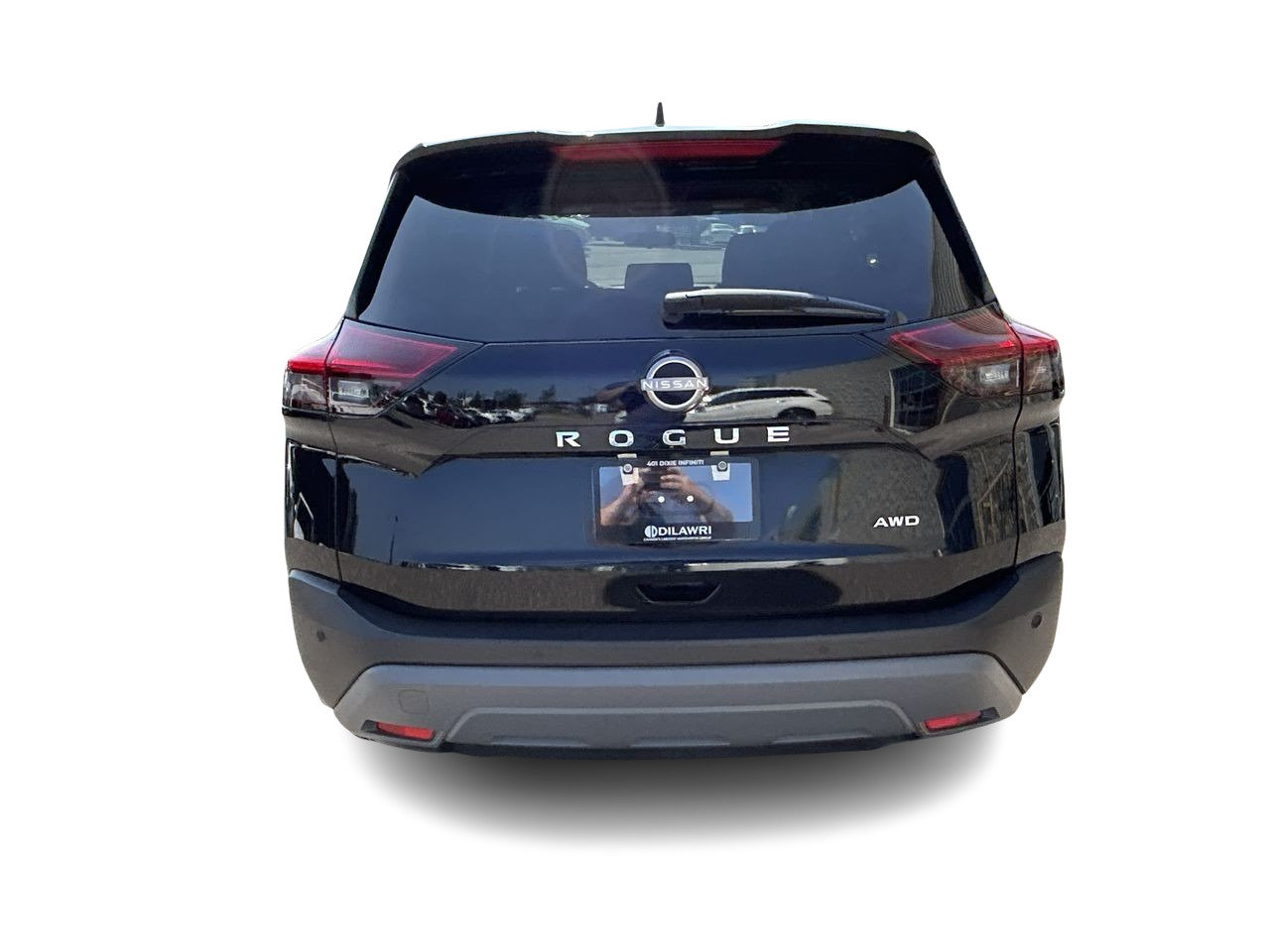 Used 2022 Super Black Nissan S AWD image 9
