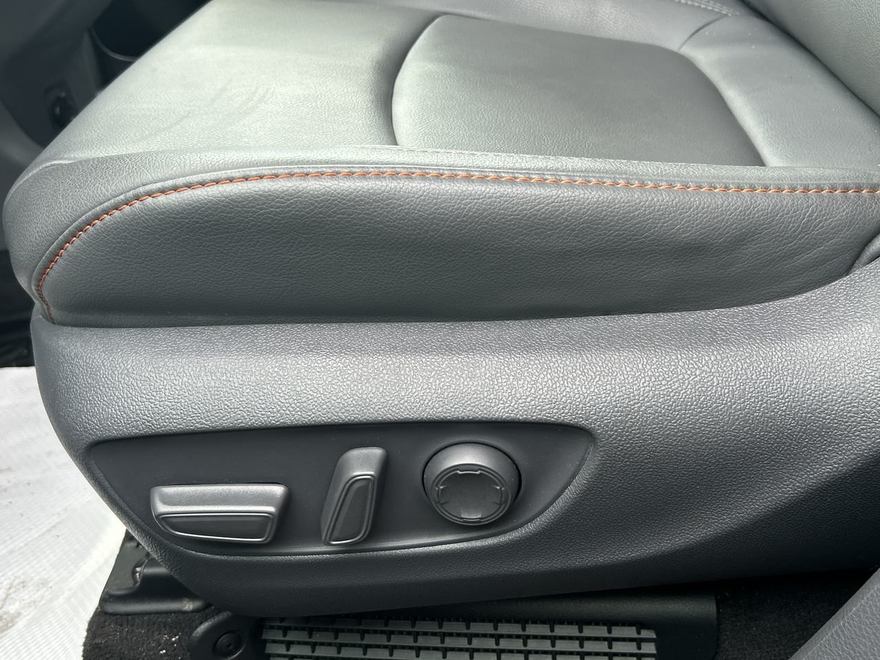 Used 2021 Midnight Black Met Toyota XSE 7-Pass image 19