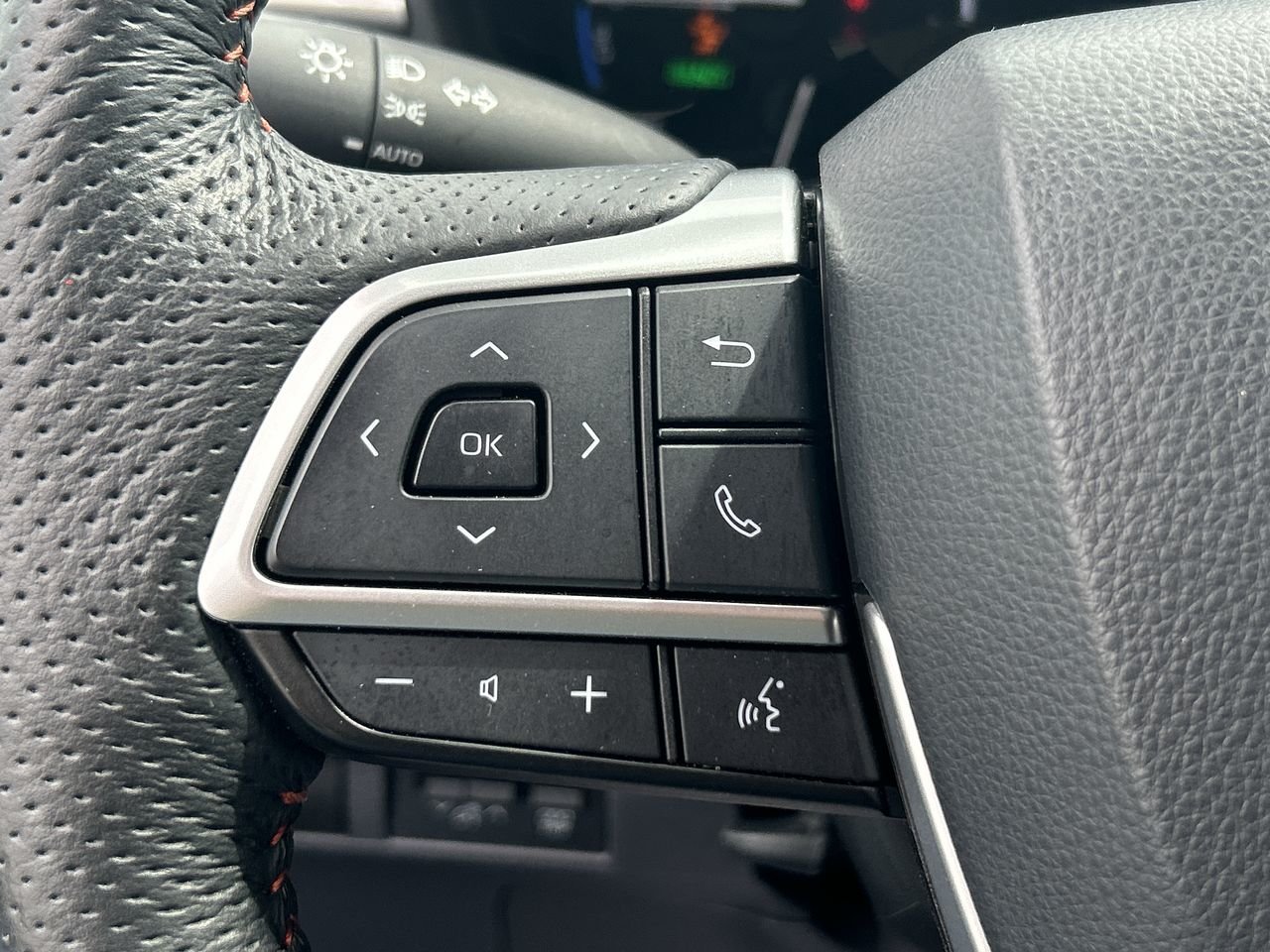 Used 2021 Midnight Black Met Toyota XSE 7-Pass image 21