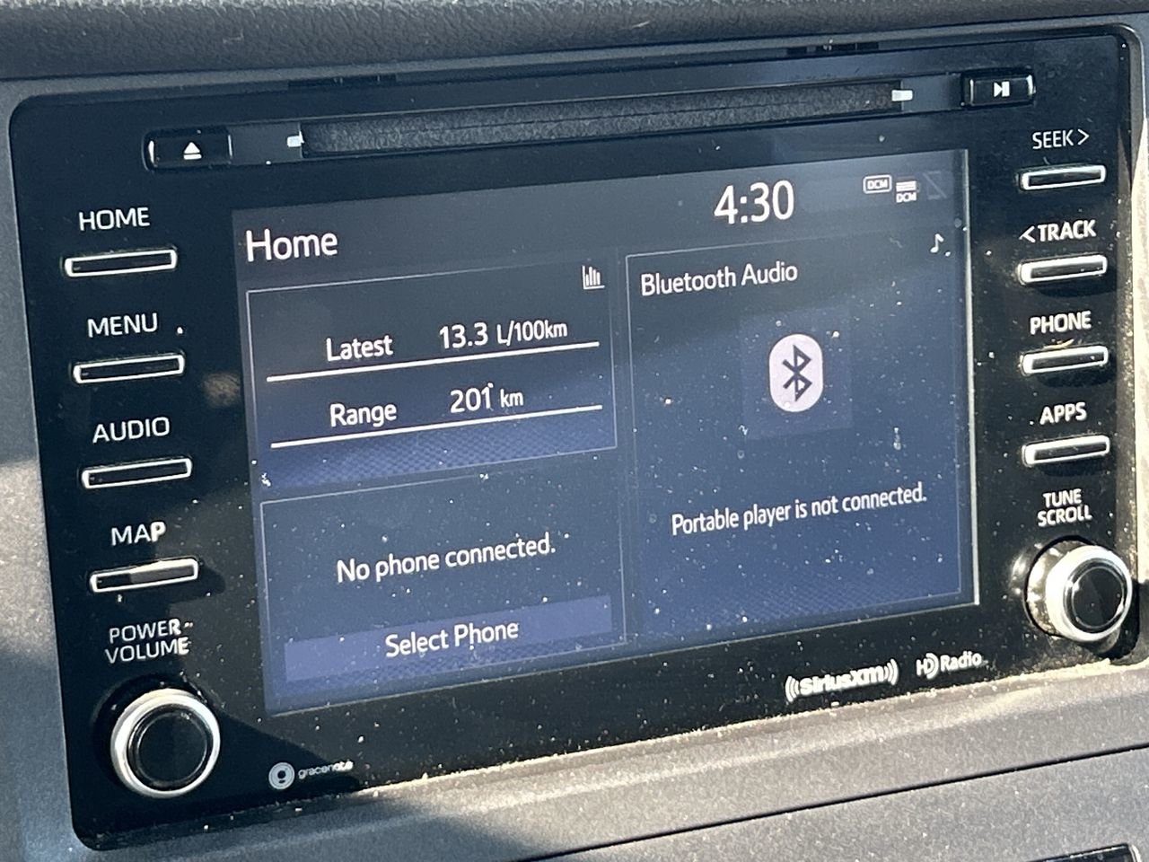 Used 2020 Celestial Silver MET Toyota LE 8-Pass V6 image 22
