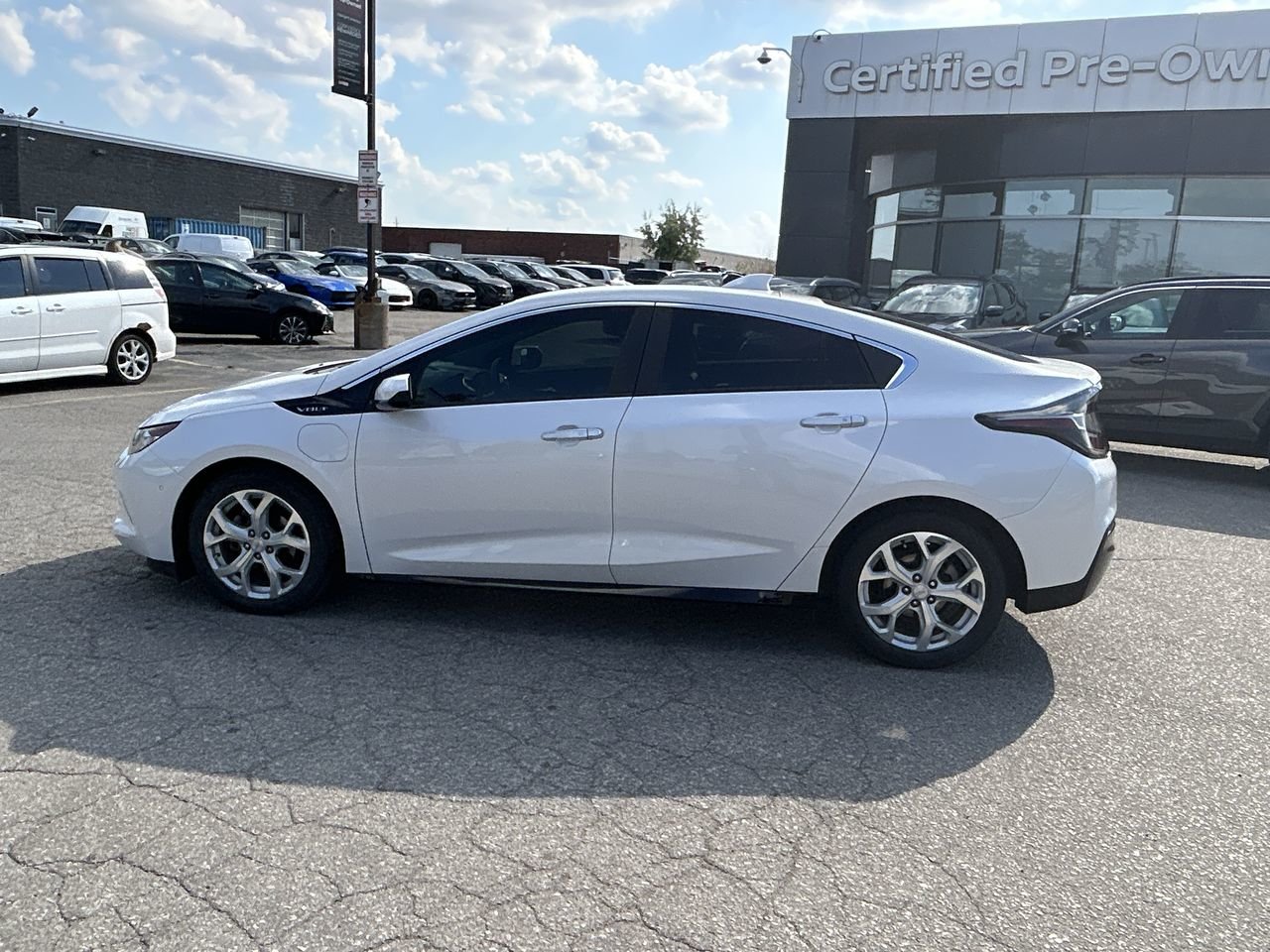Used 2018 Summit White Chevrolet Premier image 5