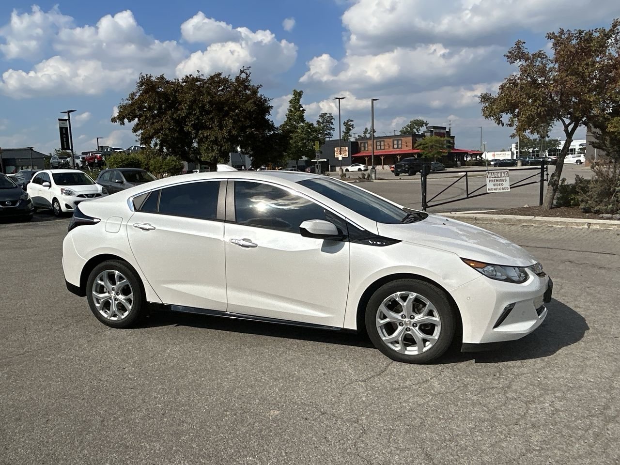 Used 2018 Summit White Chevrolet Premier image 15