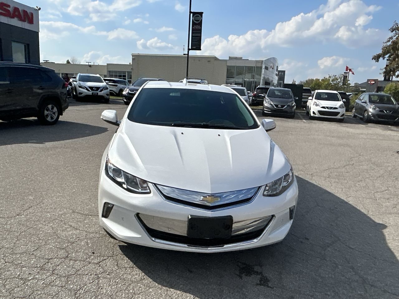 Used 2018 Summit White Chevrolet Premier image 2