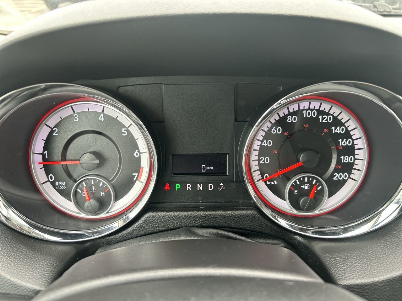 Used 2011 white Dodge SE Wagon image 23