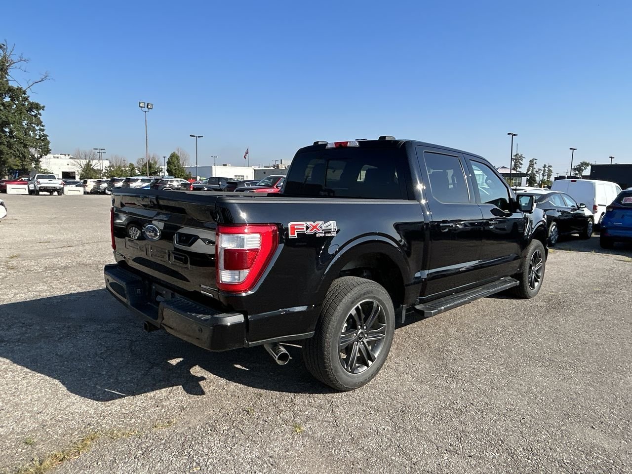 Used 2021 Agate Black Ford 4x4 - Supercrew Lariat - 145 WB image 11